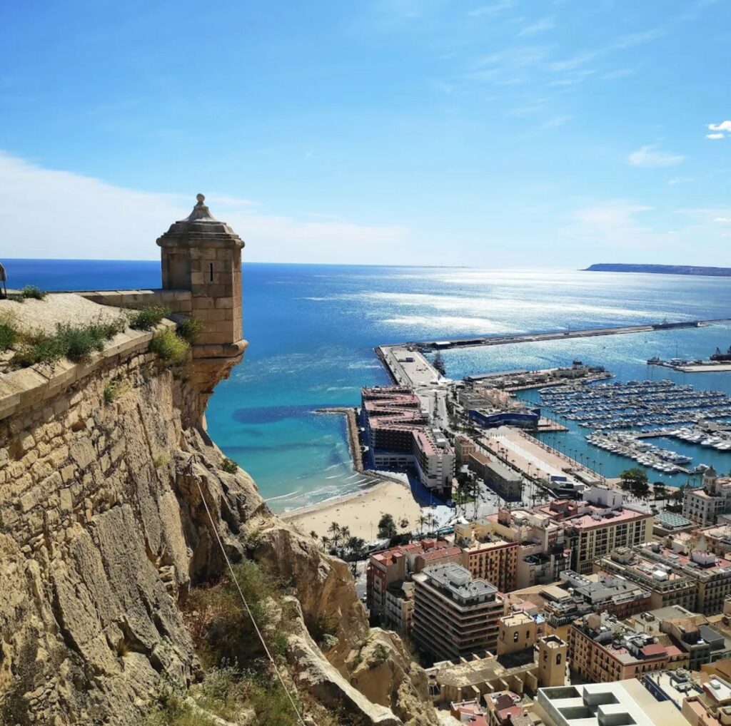 Cómo subir al Castillo de Santa Bárbara